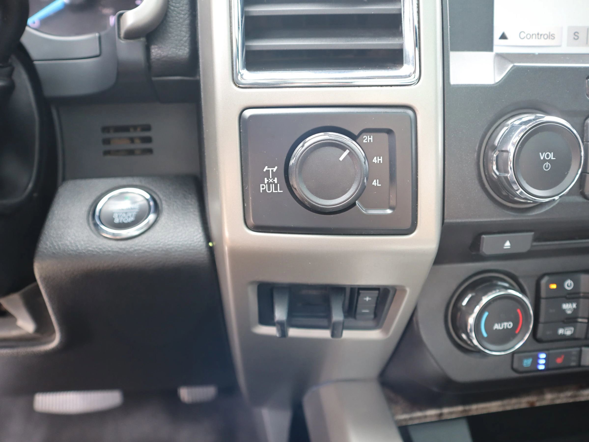 Used 2018 Ford F250 Lariat w/ Lariat Ultimate Package image 20