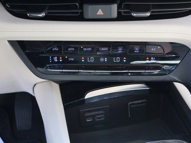 Certified 2022 Buick Envision Avenir w/ Technology Package II image 29