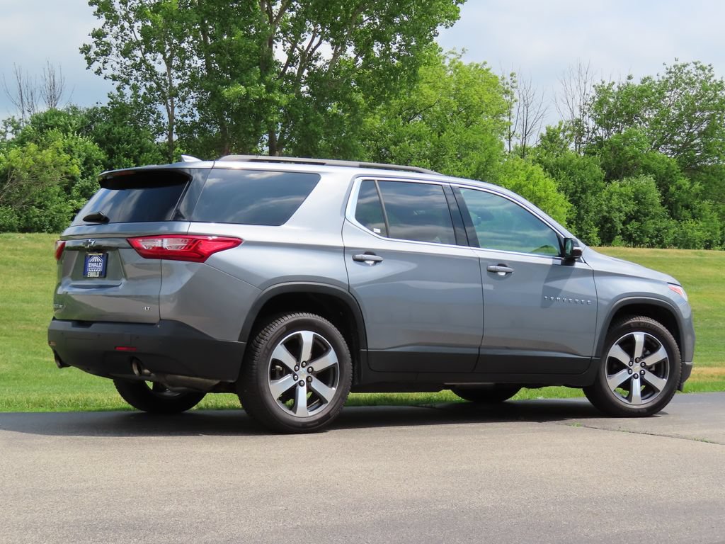Used 2019 Chevrolet Traverse LT w/ LT Premium Package AWD/4WD image 3
