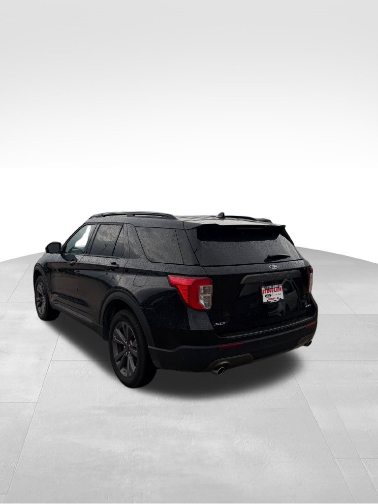 Used 2023 Ford Explorer XLT w/ Equipment Group 202A AWD/4WD image 7