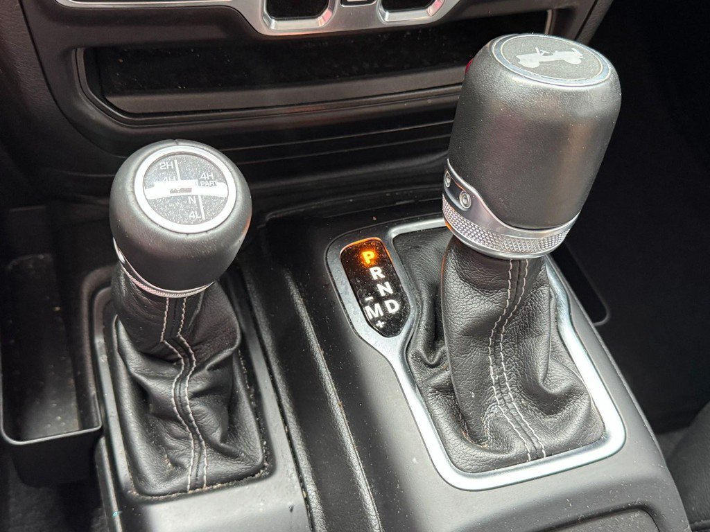 Used 2023 Jeep Wrangler Unlimited Sahara AWD/4WD image 22