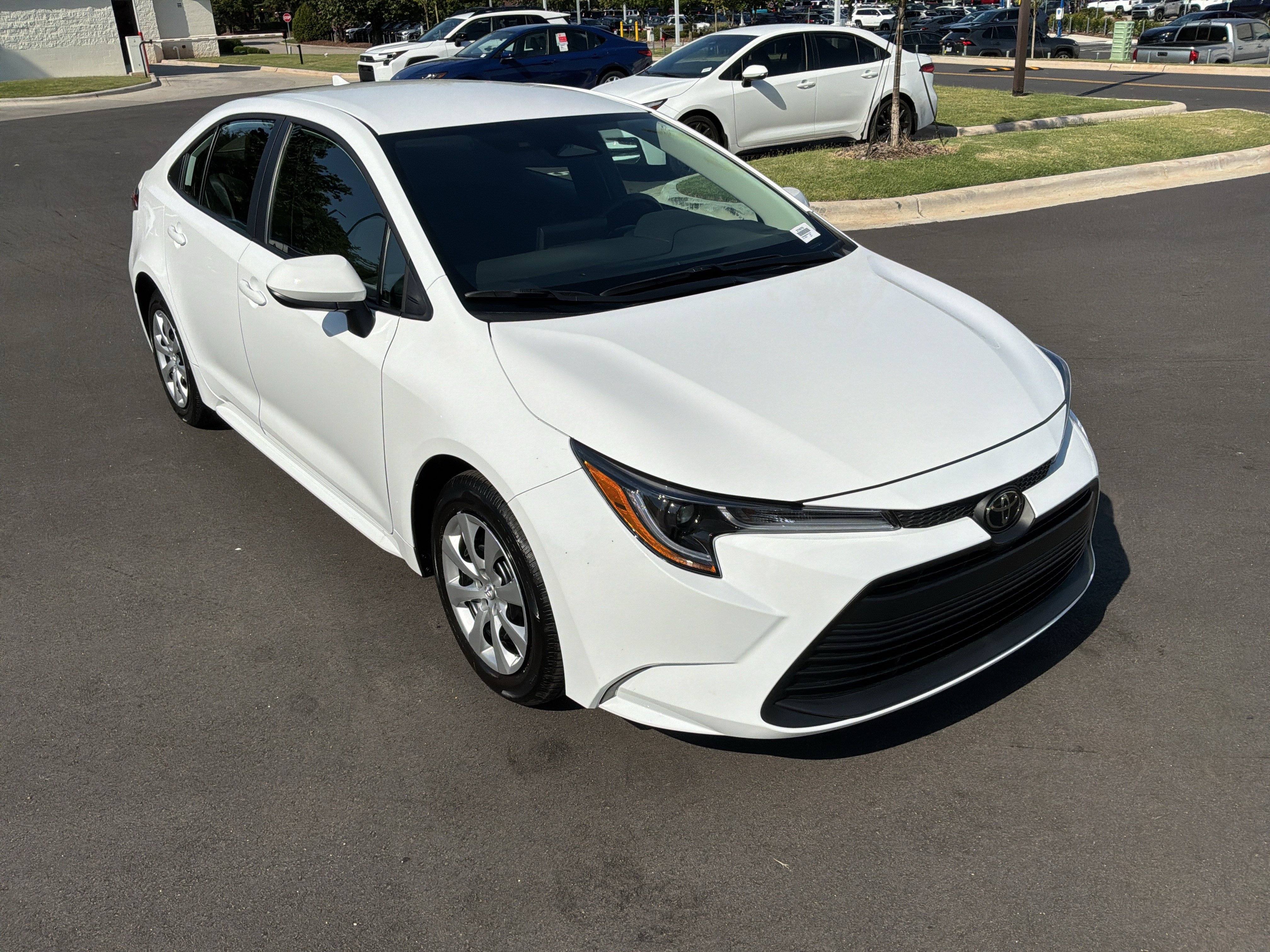 Used 2026 Toyota Corolla LE FWD image 2