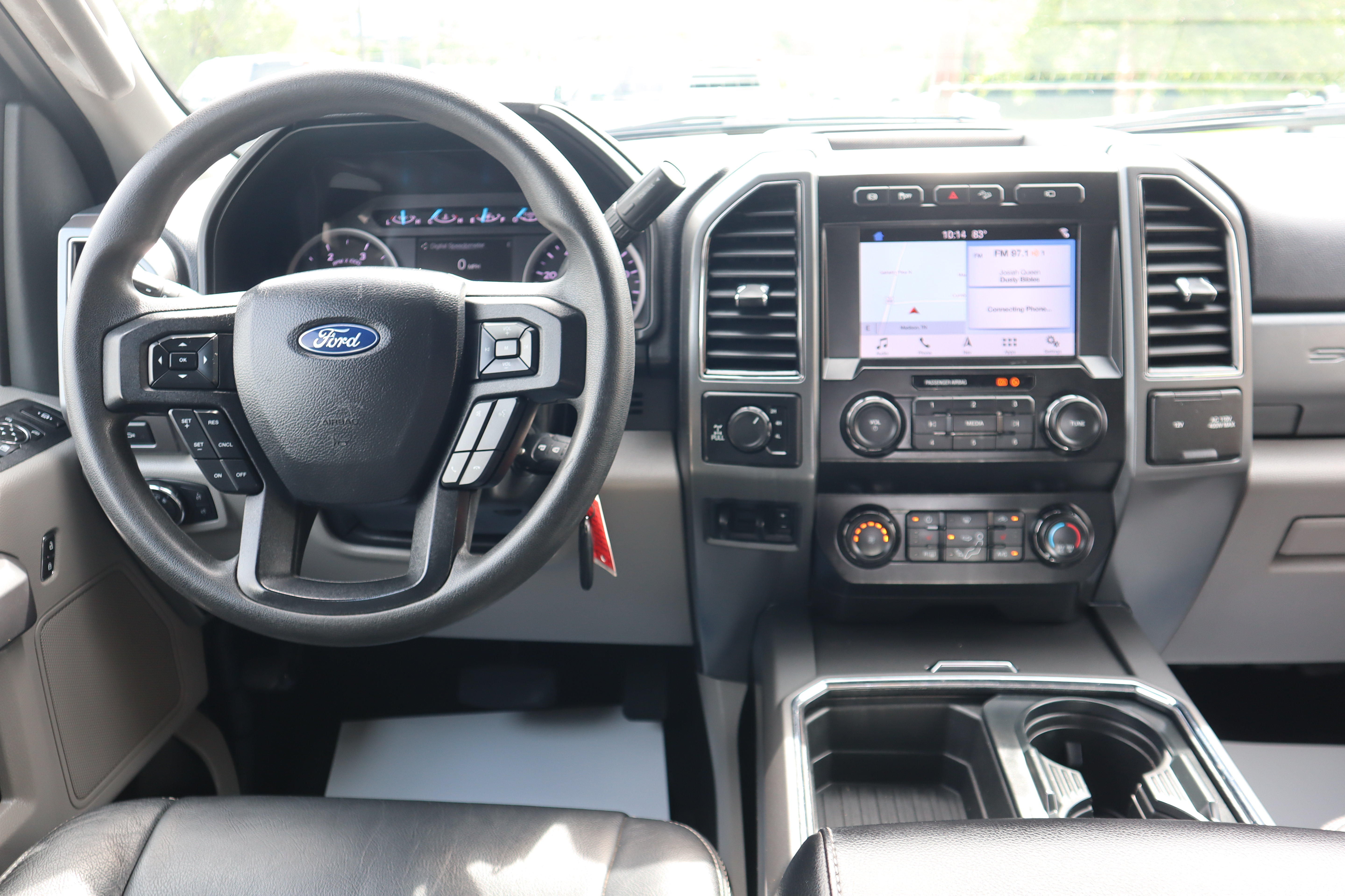 Used 2019 Ford F350 XLT w/ XLT Premium Package AWD/4WD image 14