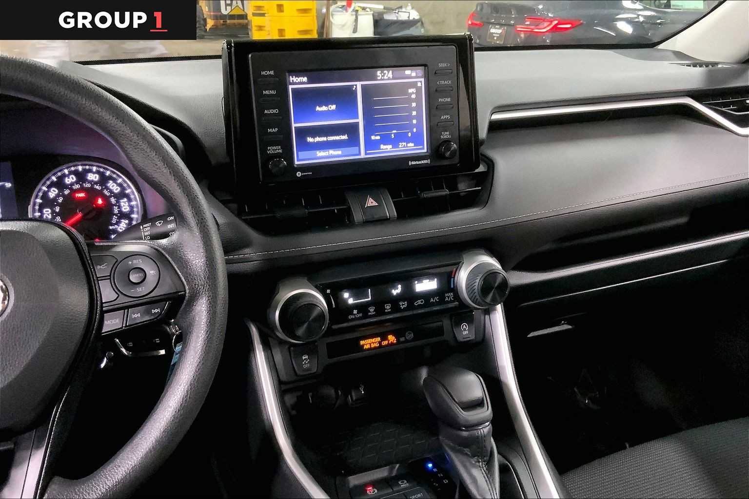 Used 2022 Toyota RAV4 LE image 6