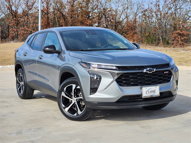 Certified 2024 Chevrolet Trax RS w/ Driver Confidence Package image 1