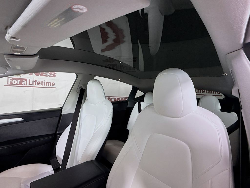 Used 2024 Tesla Model Y Long Range image 11