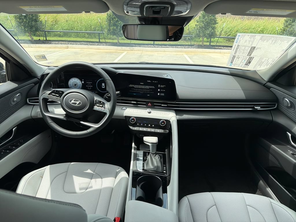 New 2026 Hyundai Elantra Limited FWD image 17
