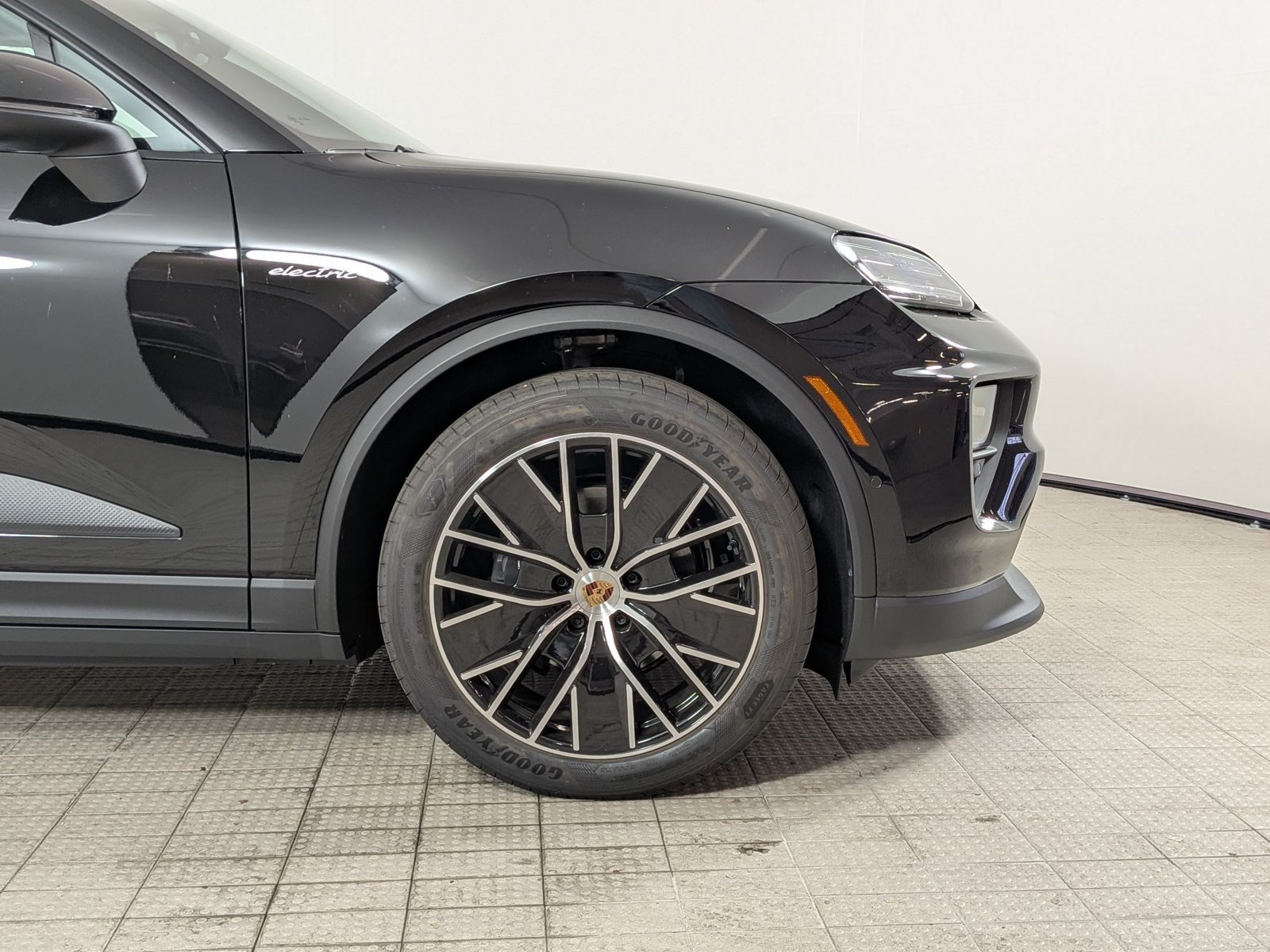 New 2026 Porsche Macan Electric RWD image 11