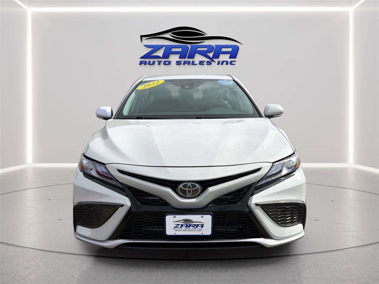 Used 2022 Toyota Camry XSE w/ Carpet Mat Package (TMS) image 2