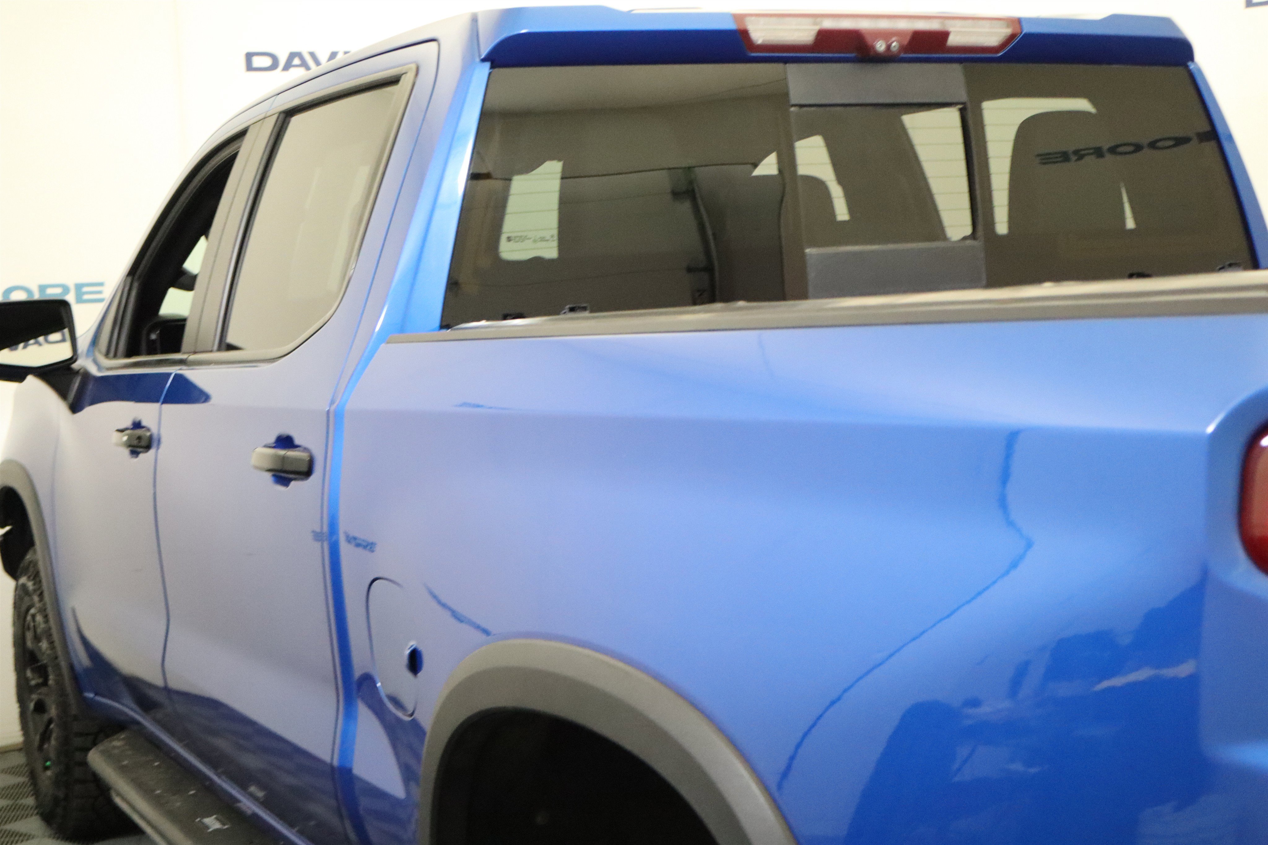 Used 2022 Chevrolet Silverado 1500 ZR2 w/ Technology Package image 10