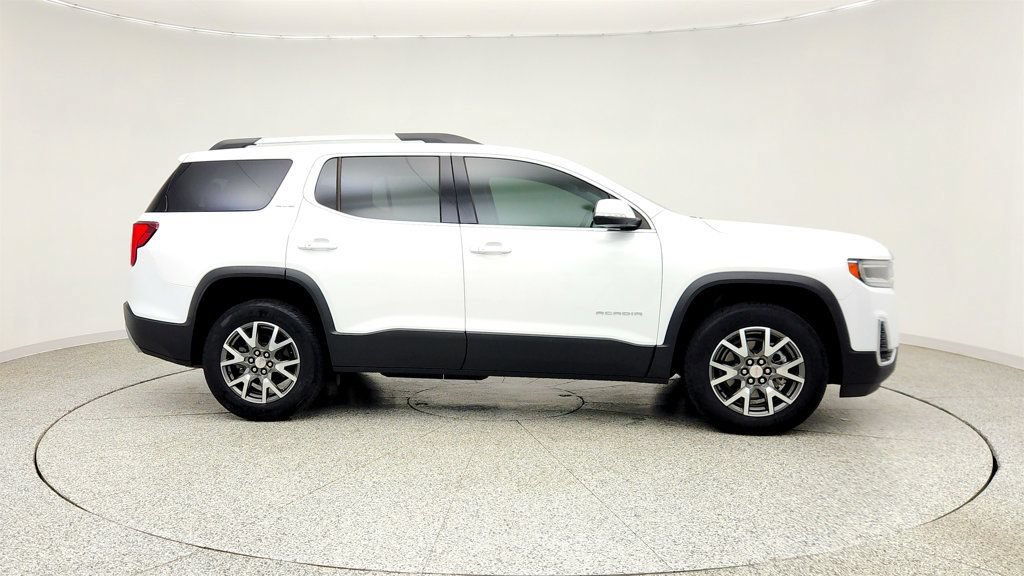 Used 2023 GMC Acadia SLE w/ Driver Convenience Package FWD image 4