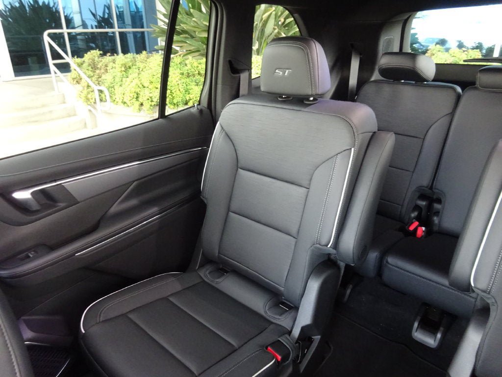 New 2026 Buick Enclave Sport Touring w/ Power Package FWD image 13