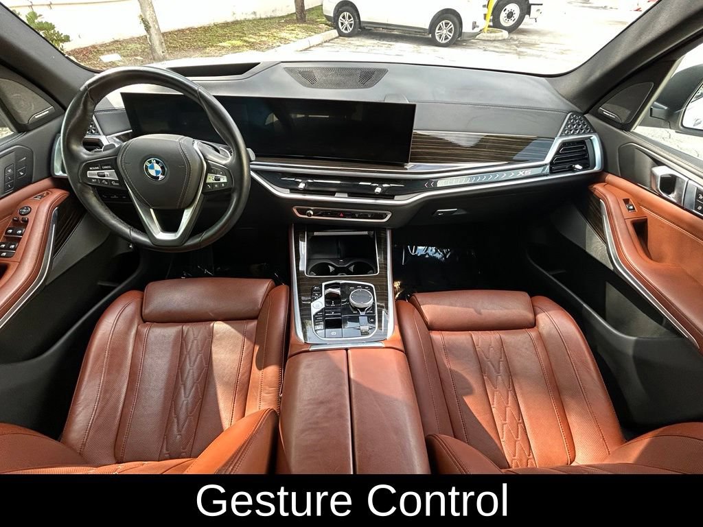 Used 2025 BMW X5 xDrive50e AWD/4WD image 10