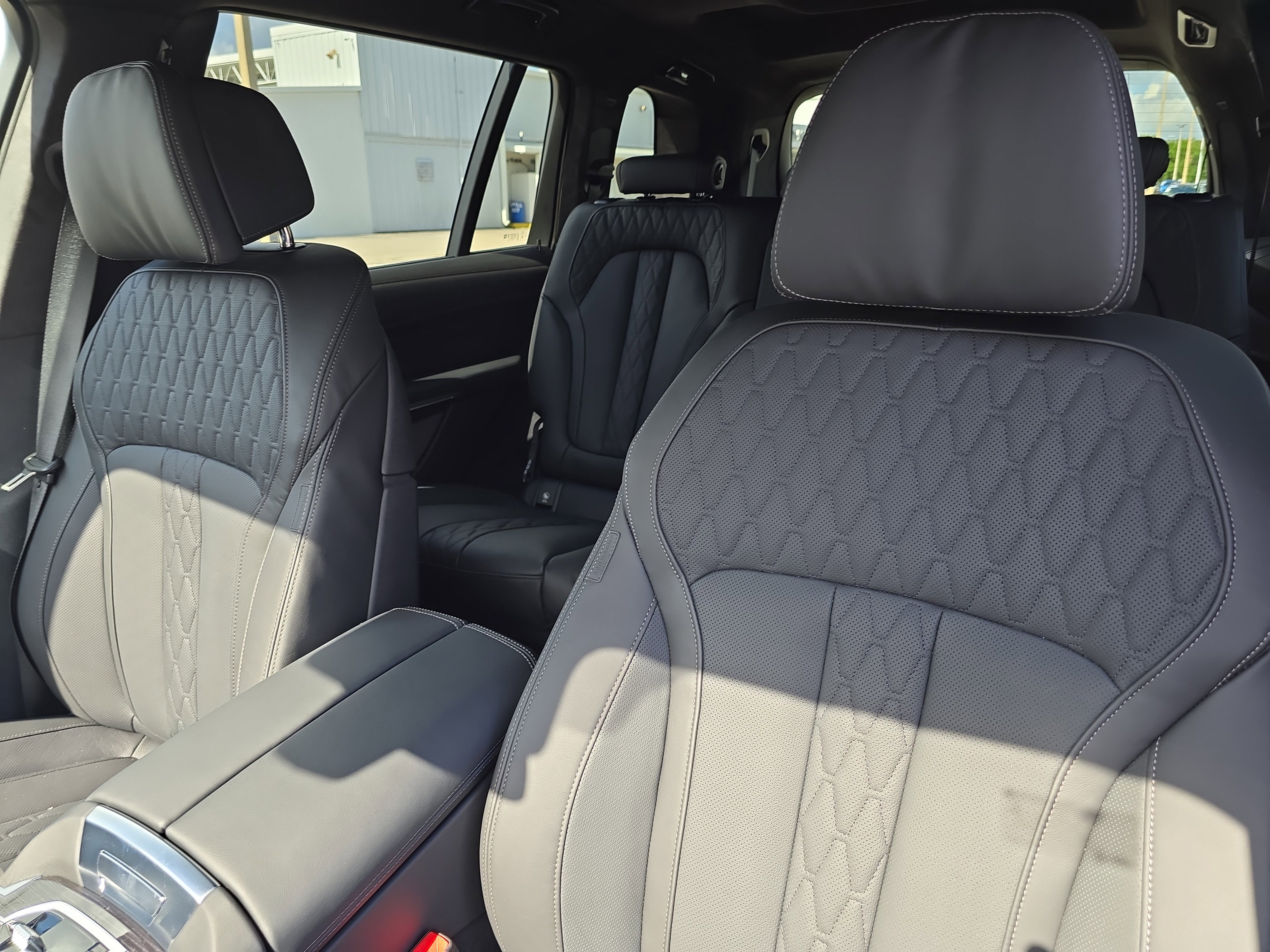 New 2026 BMW X7 M60i image 26