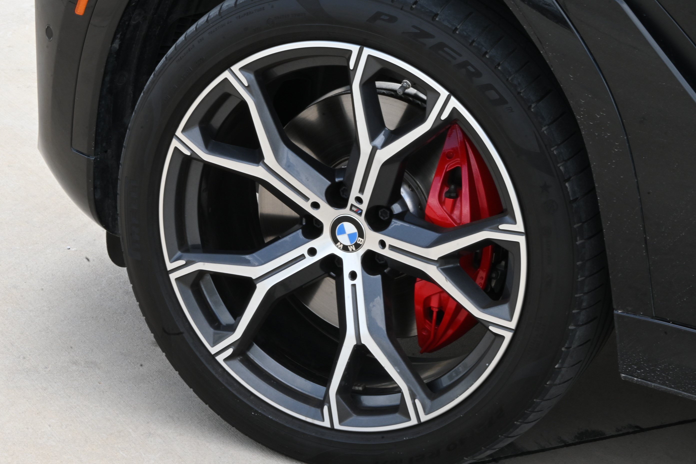 Certified 2025 BMW X6 xDrive40i w/ Executive Package AWD/4WD image 11