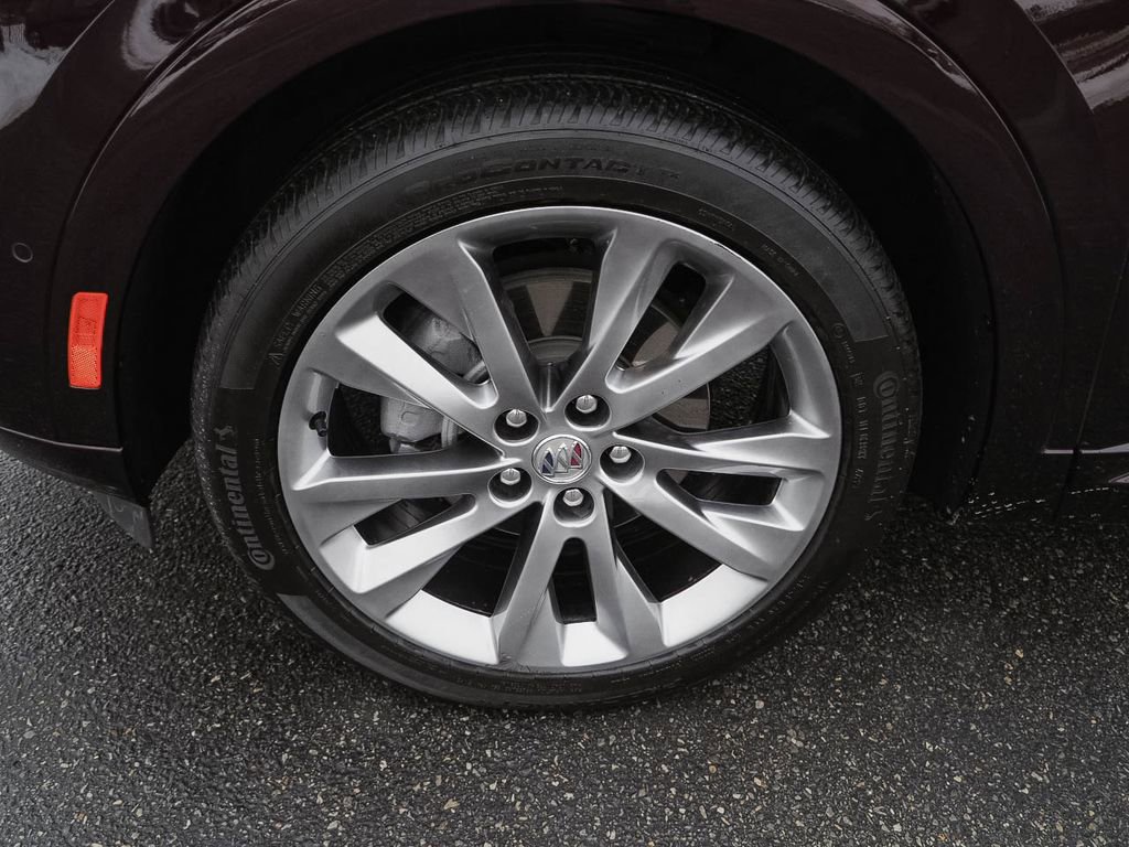 Used 2023 Buick Envision Avenir image 35