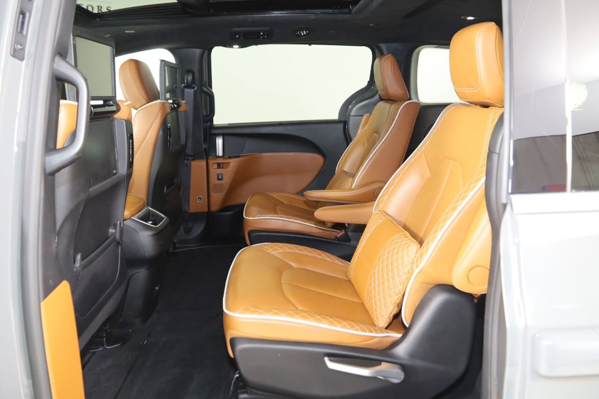 Used 2024 Chrysler Pacifica Pinnacle image 52