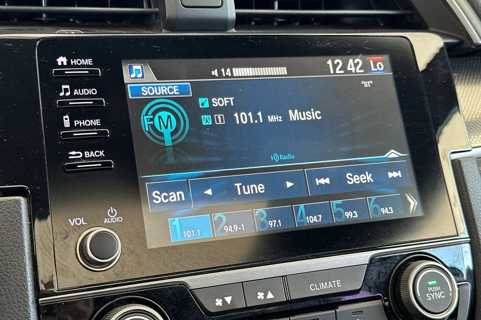 Used 2019 Honda Civic EX image 17