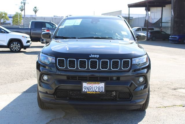 Used 2025 Jeep Compass Latitude image 2