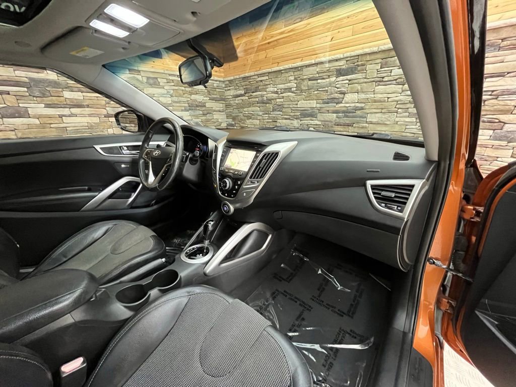 Used 2012 Hyundai Veloster w/ Style Pkg image 39