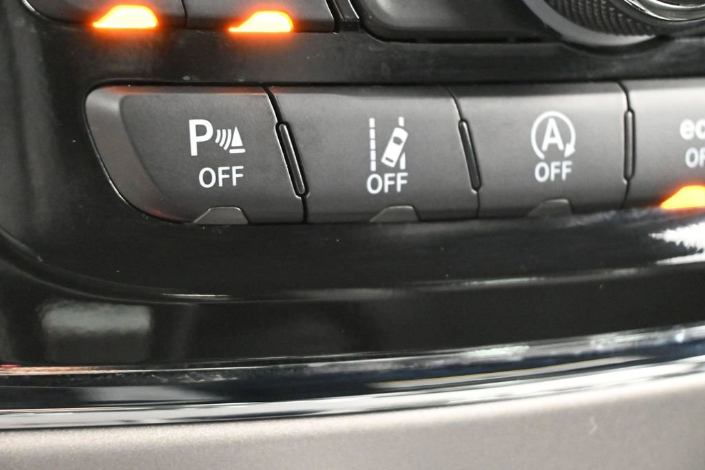 Used 2022 Jeep Grand Cherokee Laredo X RWD image 14