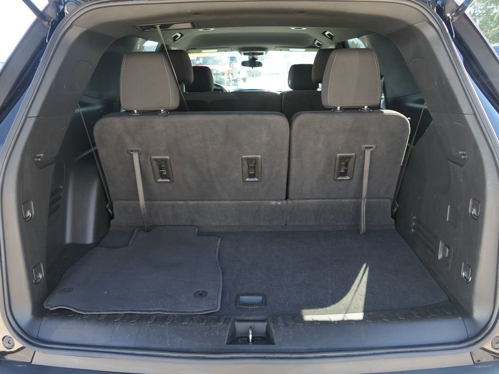 Used 2023 Chevrolet Traverse LT image 20