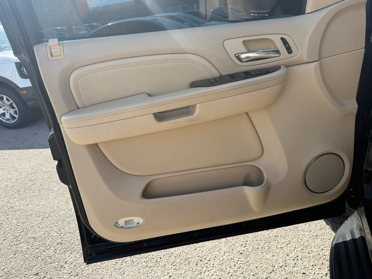 Used 2007 Cadillac Escalade AWD w/ Information Package image 14
