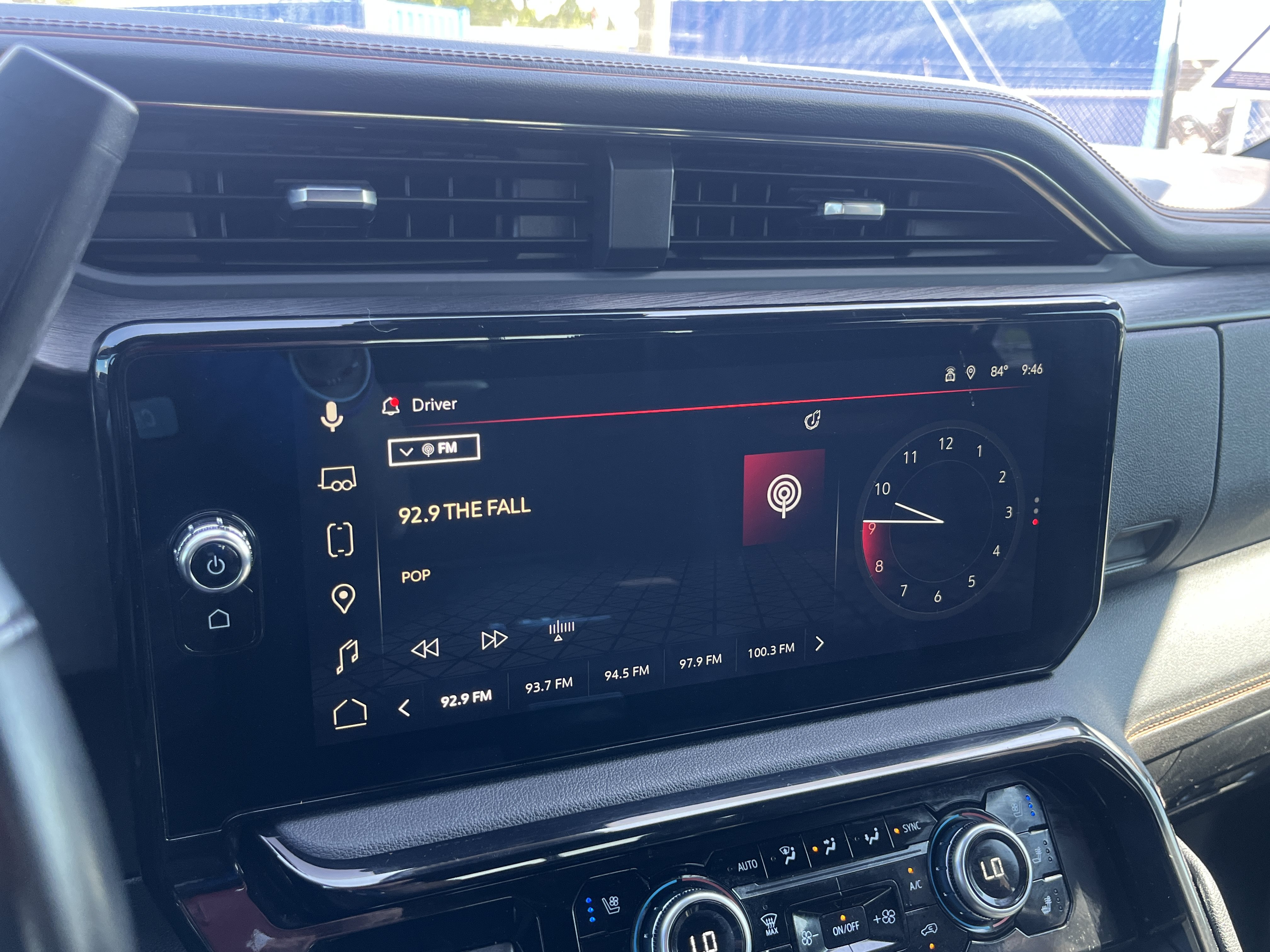 Used 2024 GMC Sierra 2500 AT4 w/ AT4 Premium Plus Package AWD/4WD image 24