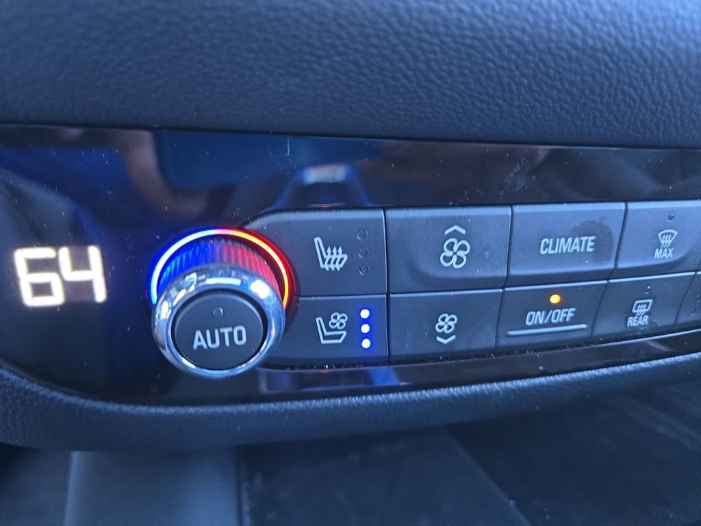 Used 2024 Buick Enclave Avenir w/ Avenir Technology Package image 24