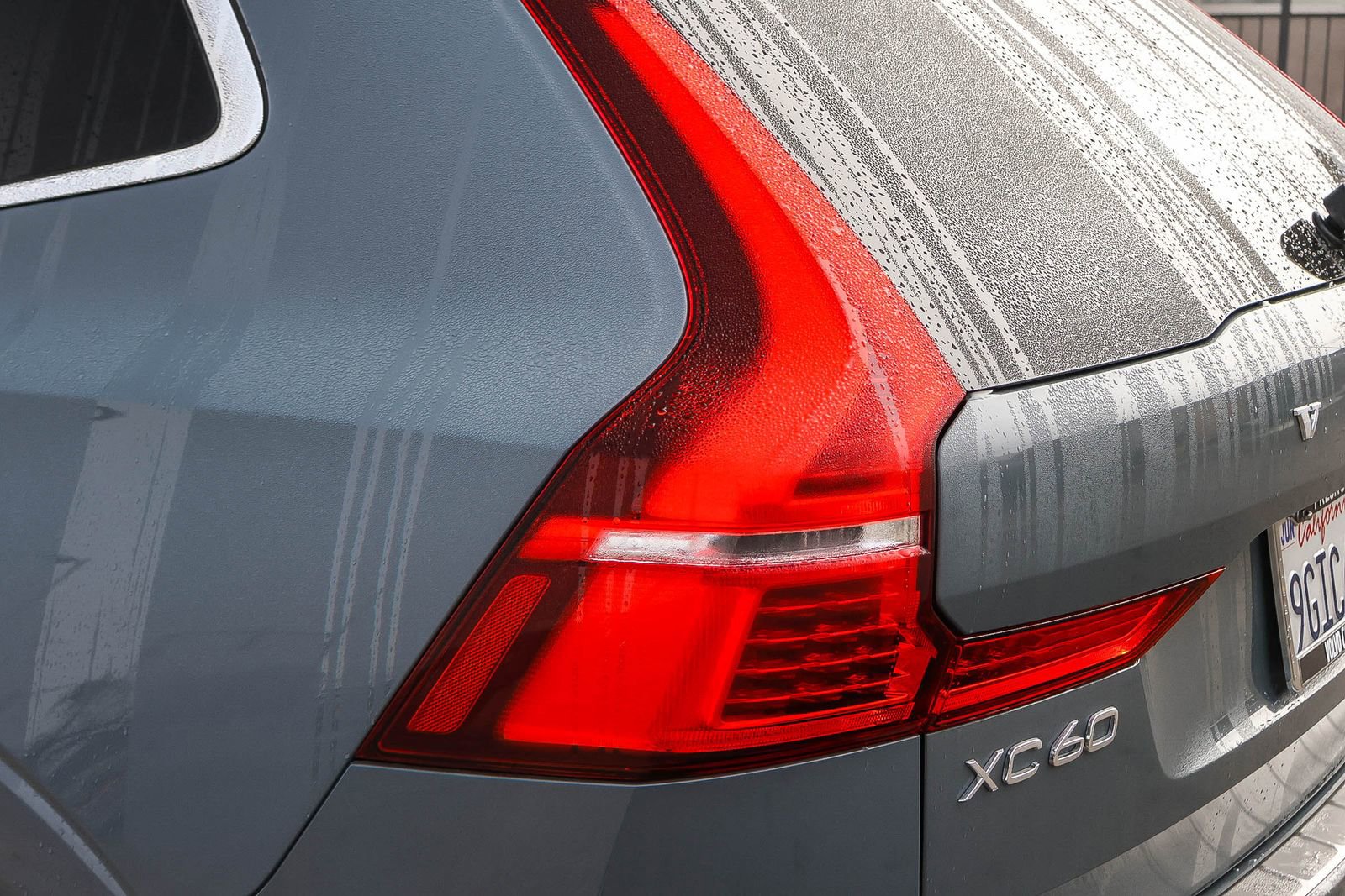 Used 2023 Volvo XC60 B5 Ultimate w/ Climate Package image 12