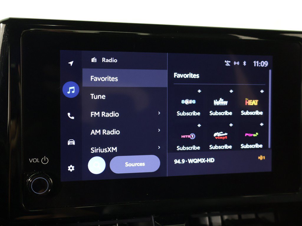 Used 2025 Toyota Corolla SE FWD image 37