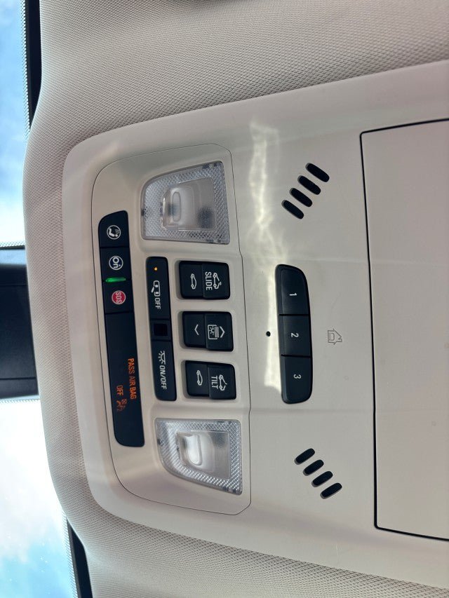 Used 2022 Buick Enclave Avenir w/ Trailering Package, 5000 lbs. FWD image 28