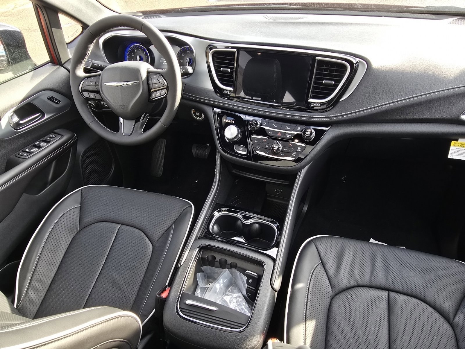 New 2026 Chrysler Pacifica Limited image 15