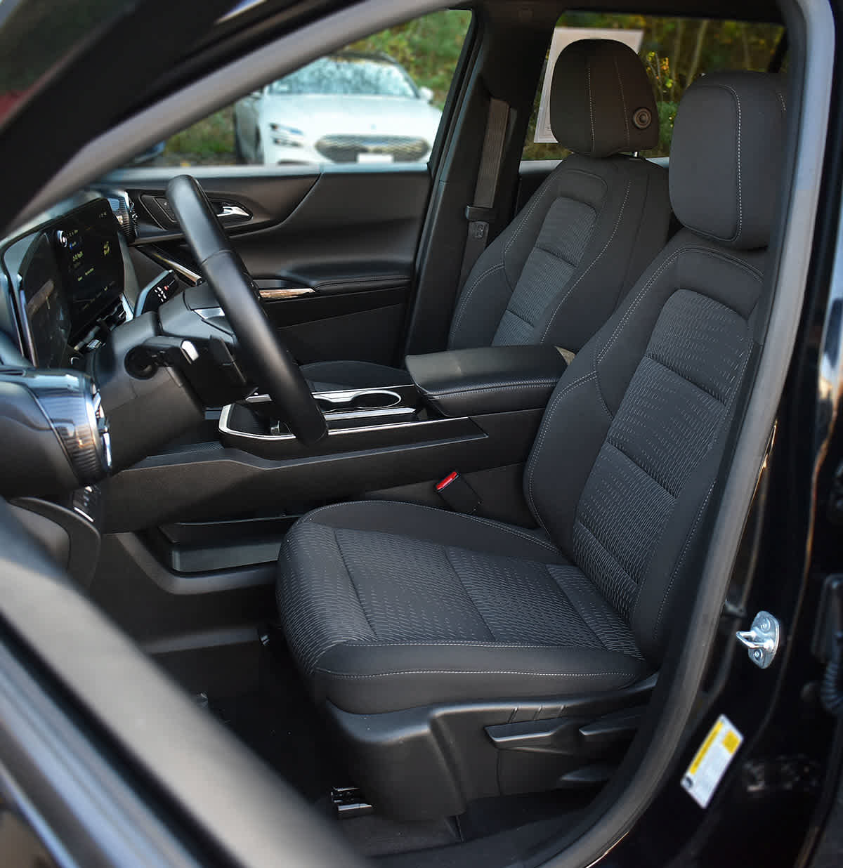 Used 2025 Chevrolet Equinox LT AWD/4WD image 9