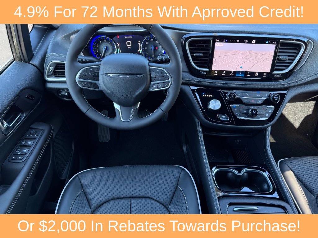 New 2027 Chrysler Pacifica Limited FWD image 18