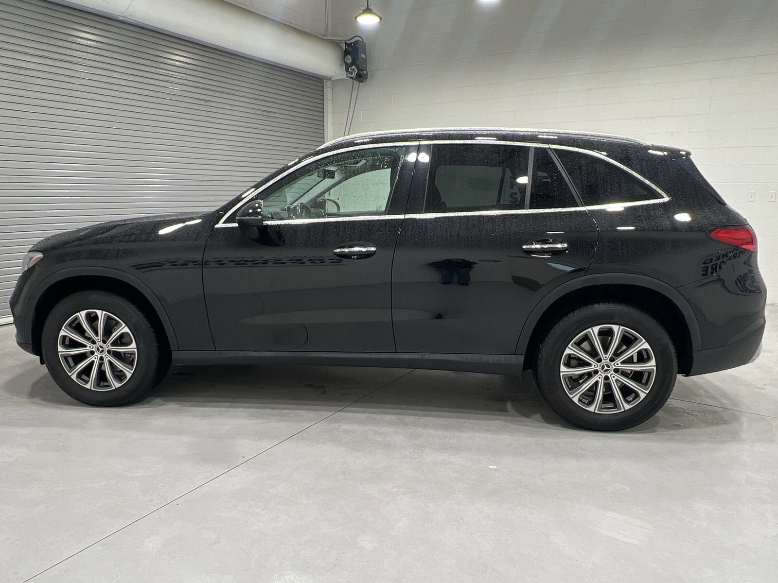Used 2024 Mercedes-Benz GLC 300 4MATIC image 5