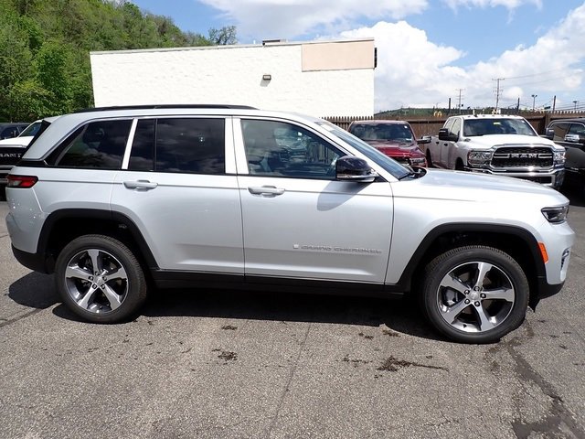 New 2025 Jeep Grand Cherokee Limited image 8