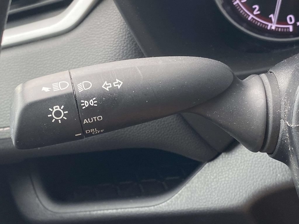 Used 2024 Toyota RAV4 XLE FWD image 21