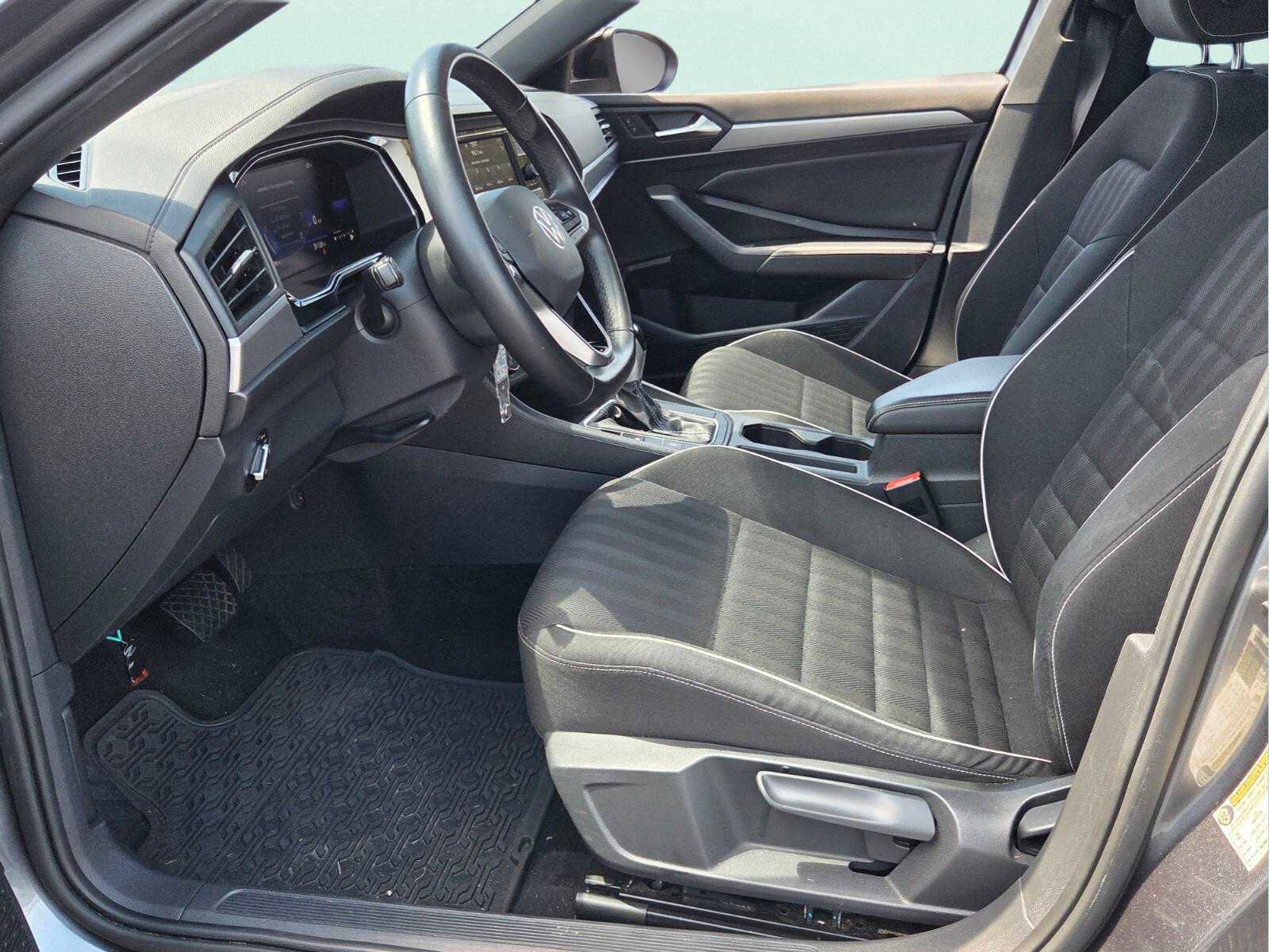 Used 2022 Volkswagen Jetta Sport FWD image 7