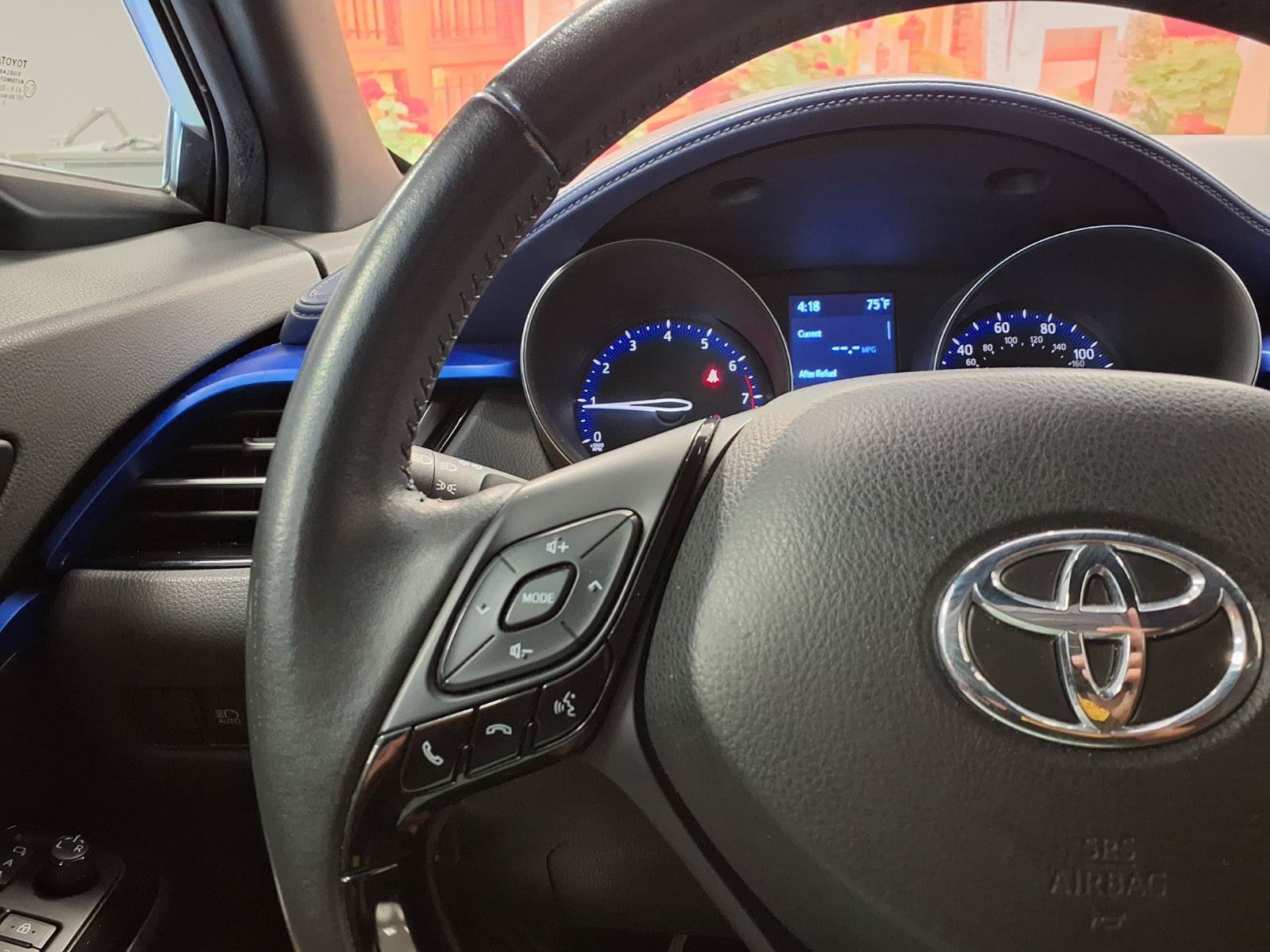 Used 2020 Toyota C-HR XLE FWD image 23