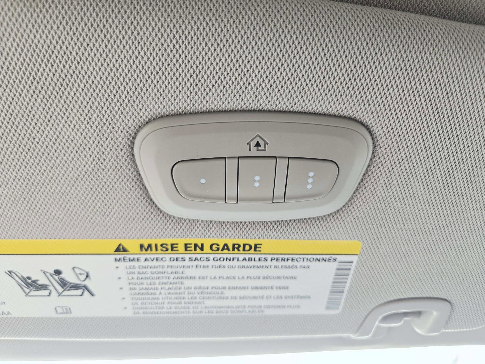 Used 2024 Chrysler Pacifica Limited image 40