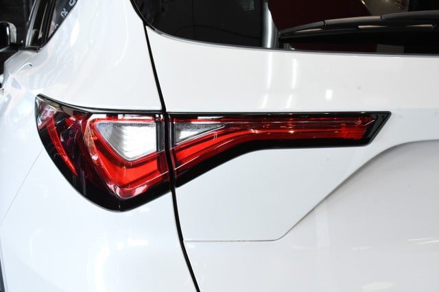 Used 2023 Acura MDX w/ Technology Package AWD/4WD image 11