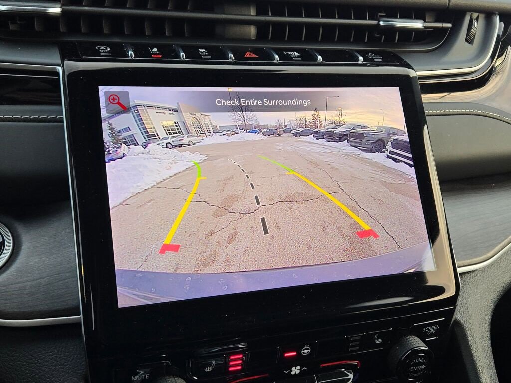 Used 2022 Jeep Grand Cherokee L Limited w/ Trailer Tow Group (B) image 31