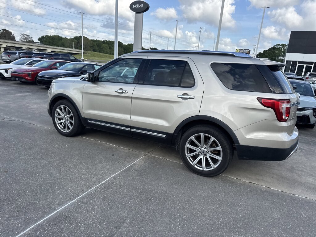 Used 2017 Ford Explorer Limited w/ Equipment Group 301A image 22