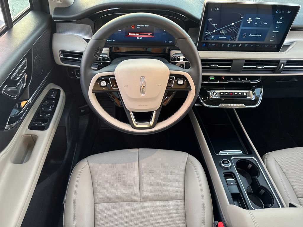 Used 2025 Lincoln Corsair AWD w/ Equipment Group 101A image 15