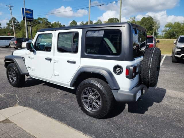 Used 2024 Jeep Wrangler Unlimited Sport AWD/4WD image 9