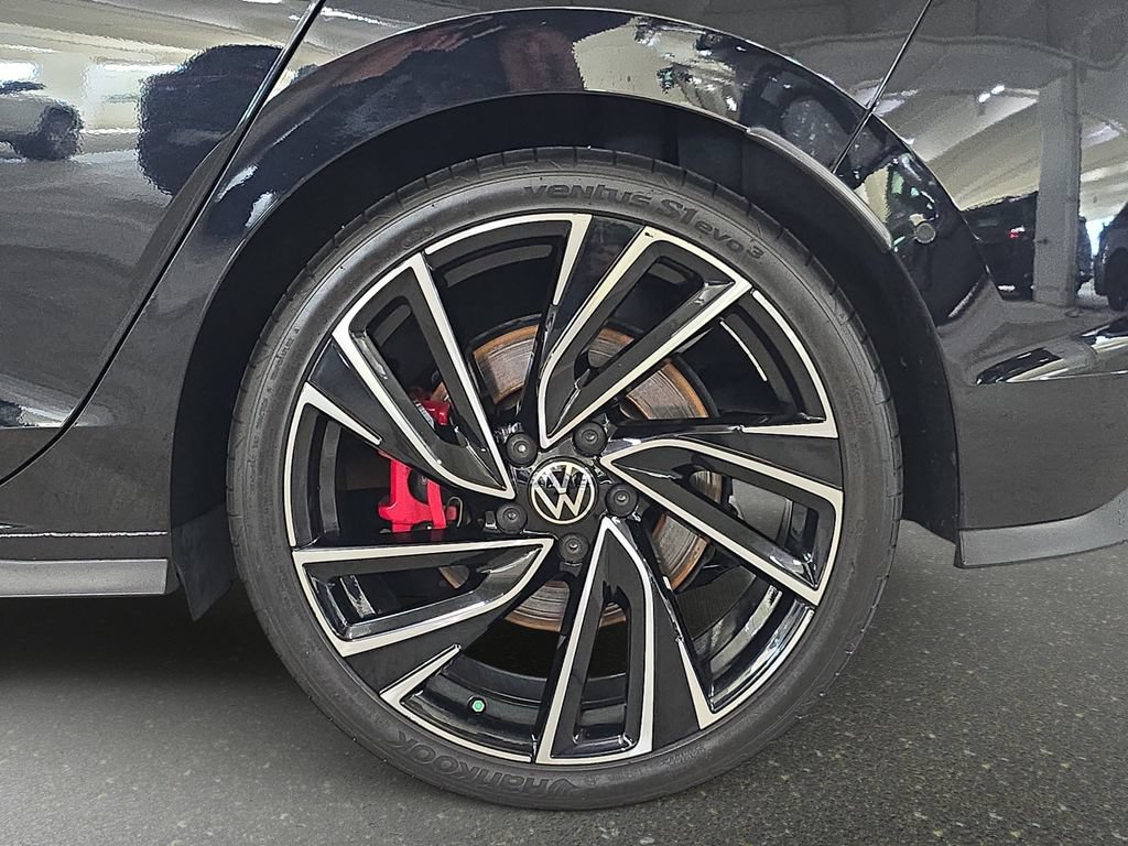 Used 2022 Volkswagen GTI Autobahn FWD image 31