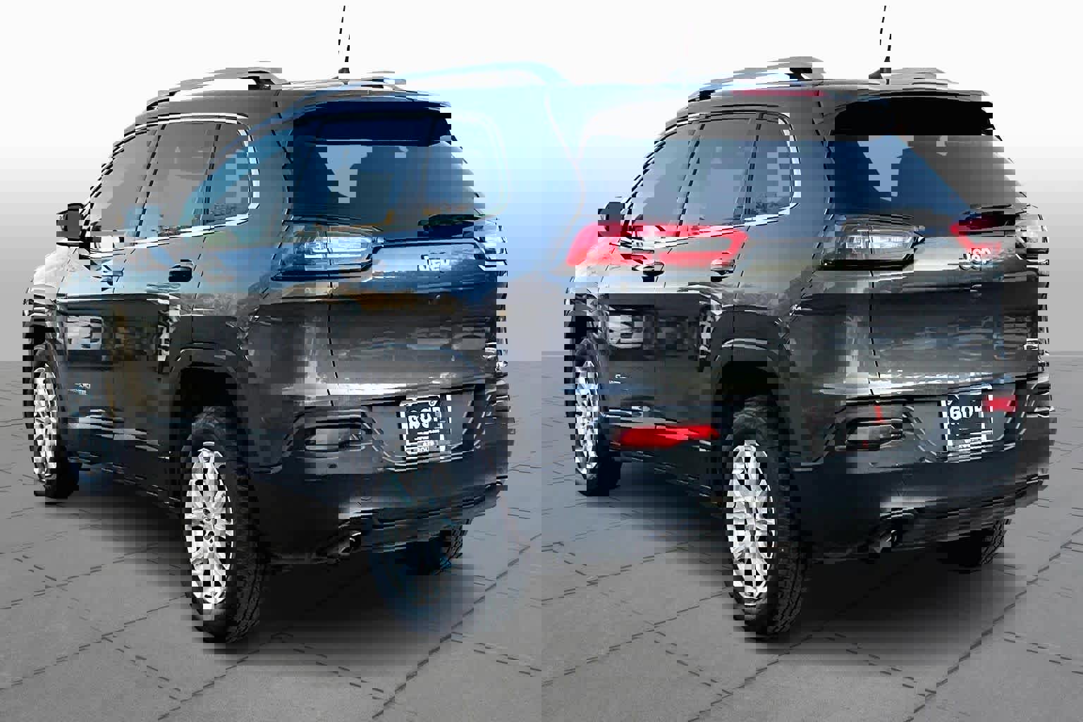 Used 2017 Jeep Cherokee Latitude w/ Safety/Convenience Group image 11