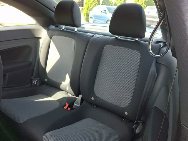 Used 2019 Volkswagen Beetle 2.0T S image 10