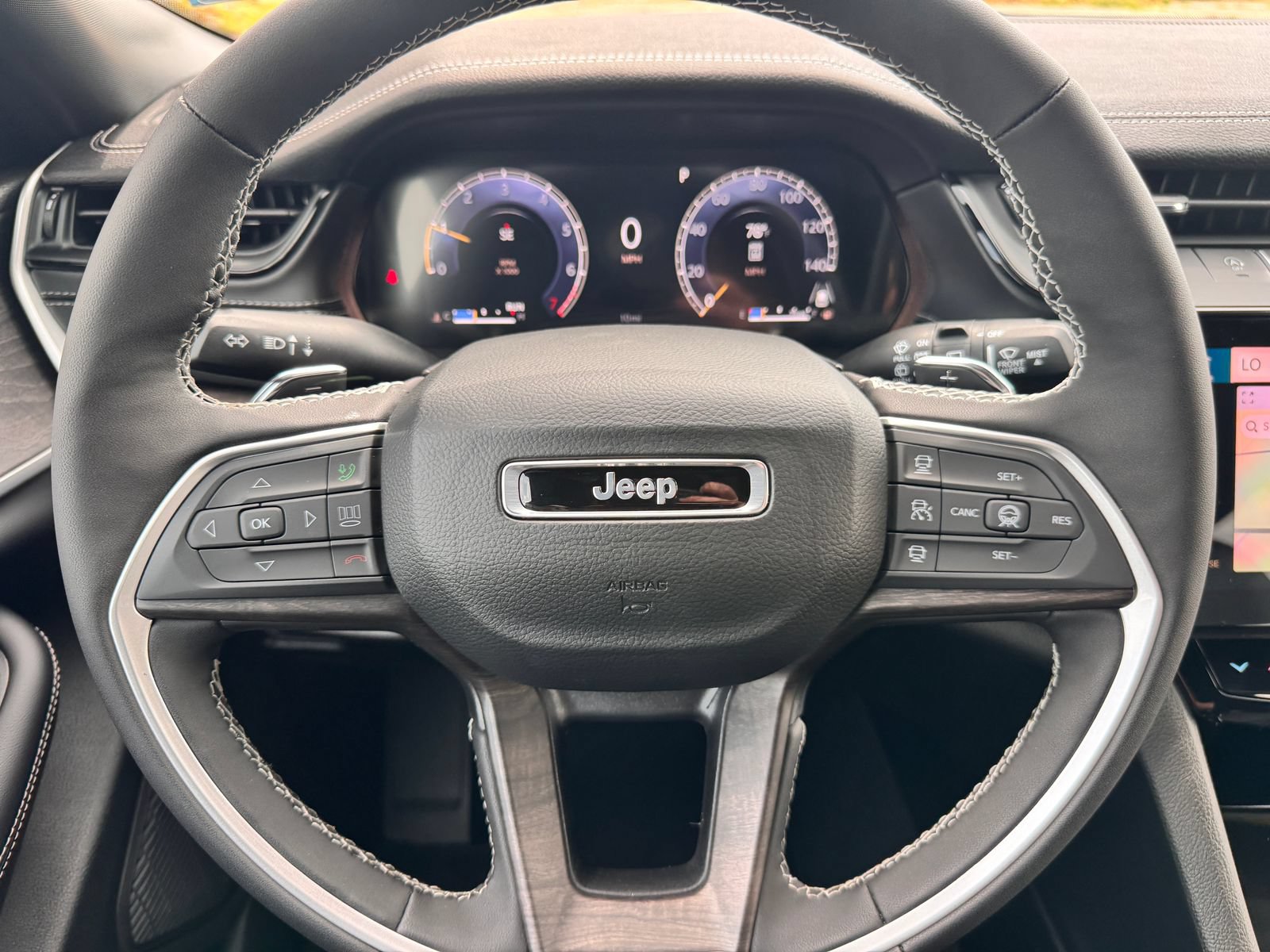 New 2026 Jeep Grand Cherokee Limited w/ Limited Altitude Package AWD/4WD image 14
